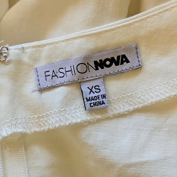 White Cotton FASHION NOVA Ruffled Smock Mini Dress sz XS - Picture 8 of 9